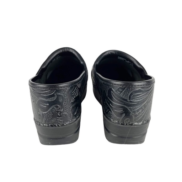 Dansko Black tooled leather professional clogs - Picture 4 of 5